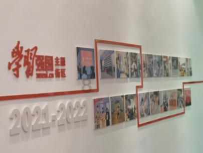 大型警车找轮胎